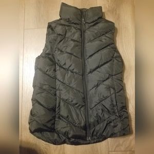 So Black Puffer Vest with front pockets, New with tags